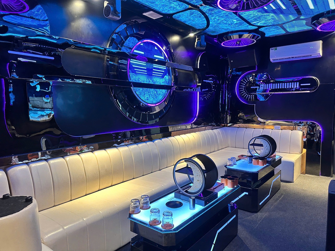 Karaoke Hermes Paris H Restaurant KTV 216 Lê Hồng Phong (12)