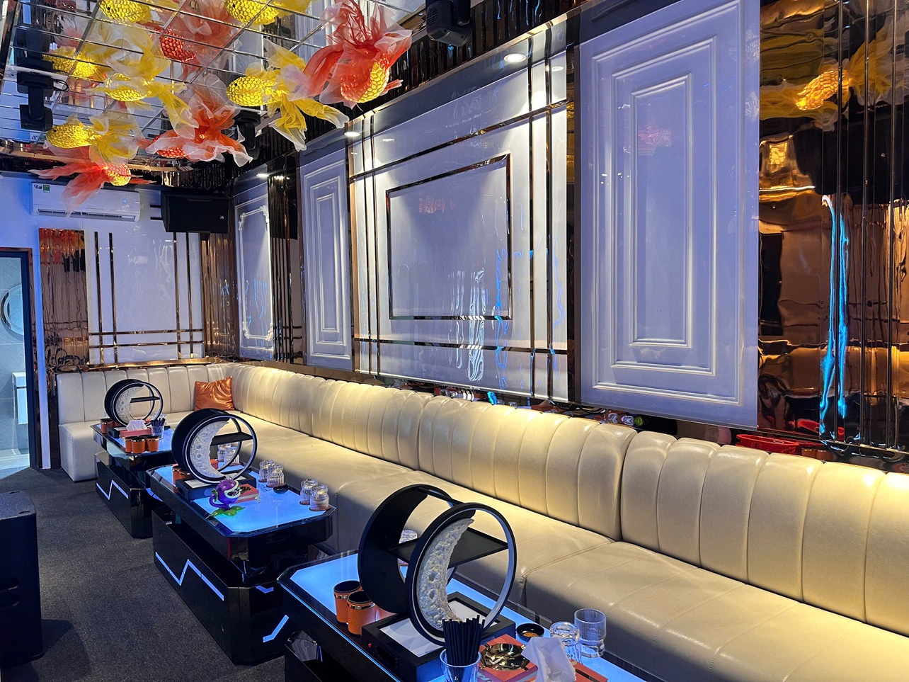Karaoke Hermes Paris H Restaurant KTV 216 Lê Hồng Phong (2)