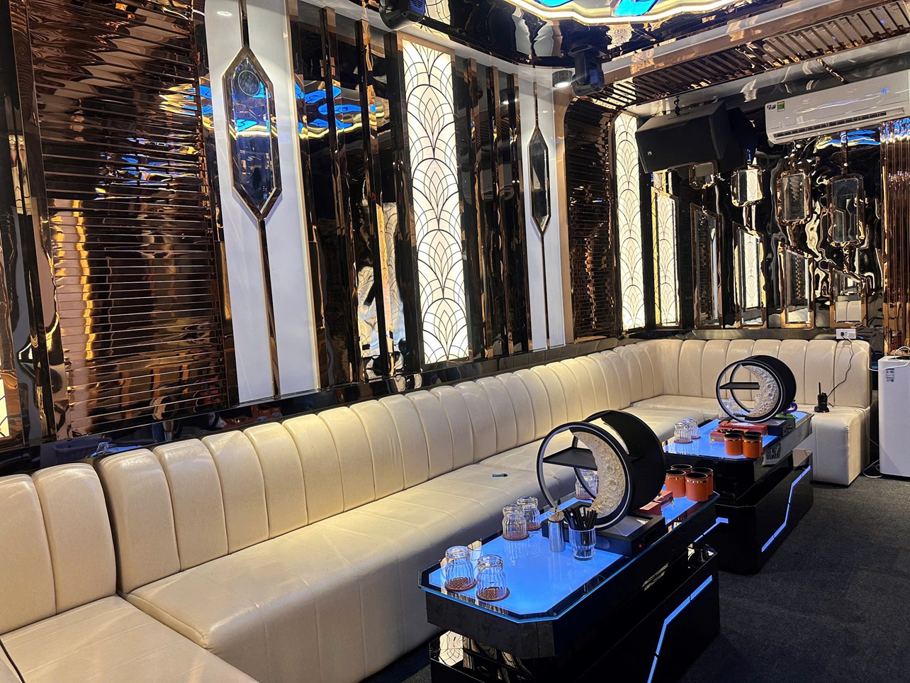 Karaoke Hermes Paris H Restaurant KTV 216 Lê Hồng Phong (3)