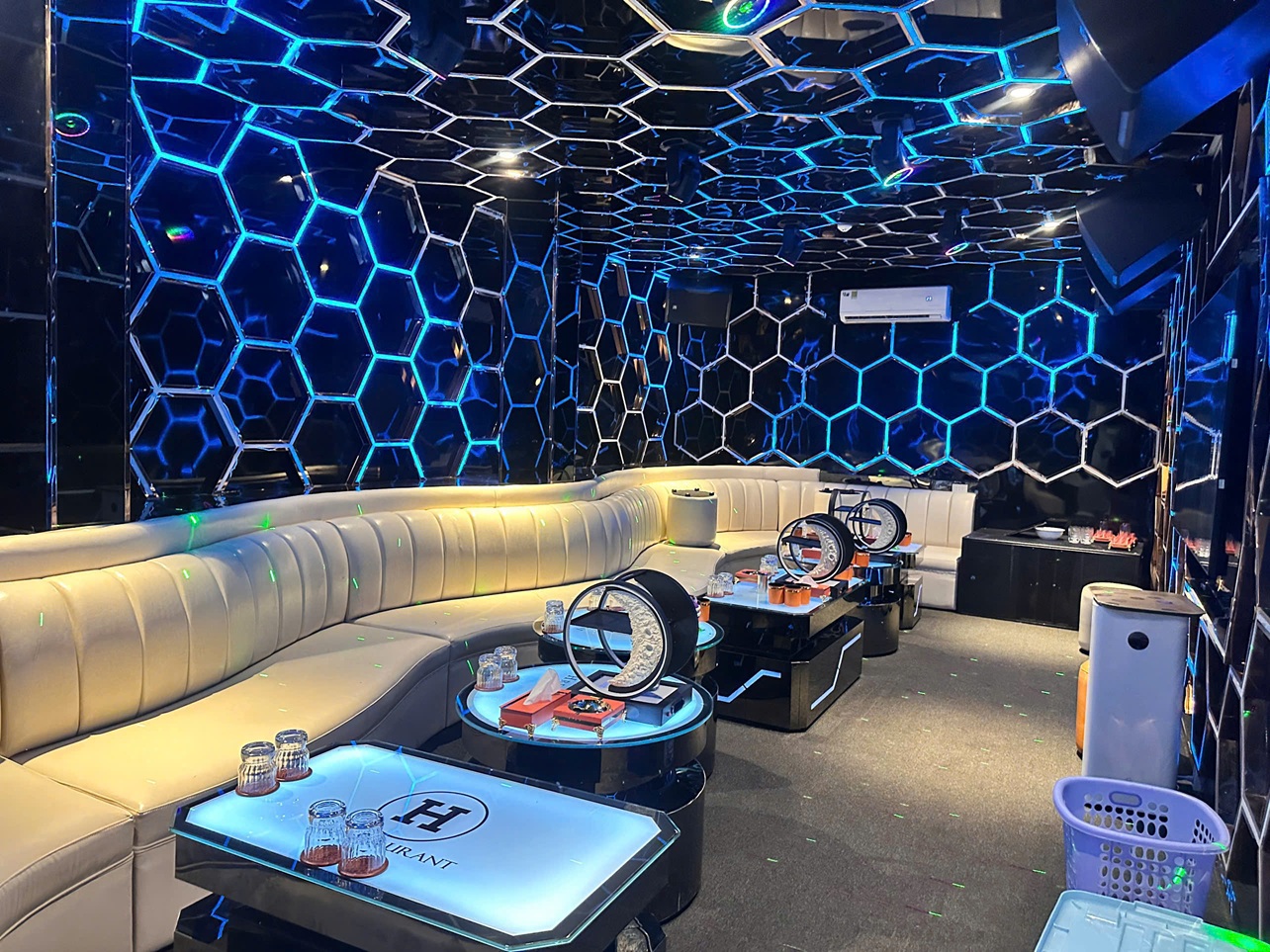 Karaoke Hermes Paris H Restaurant KTV 216 Lê Hồng Phong (4)