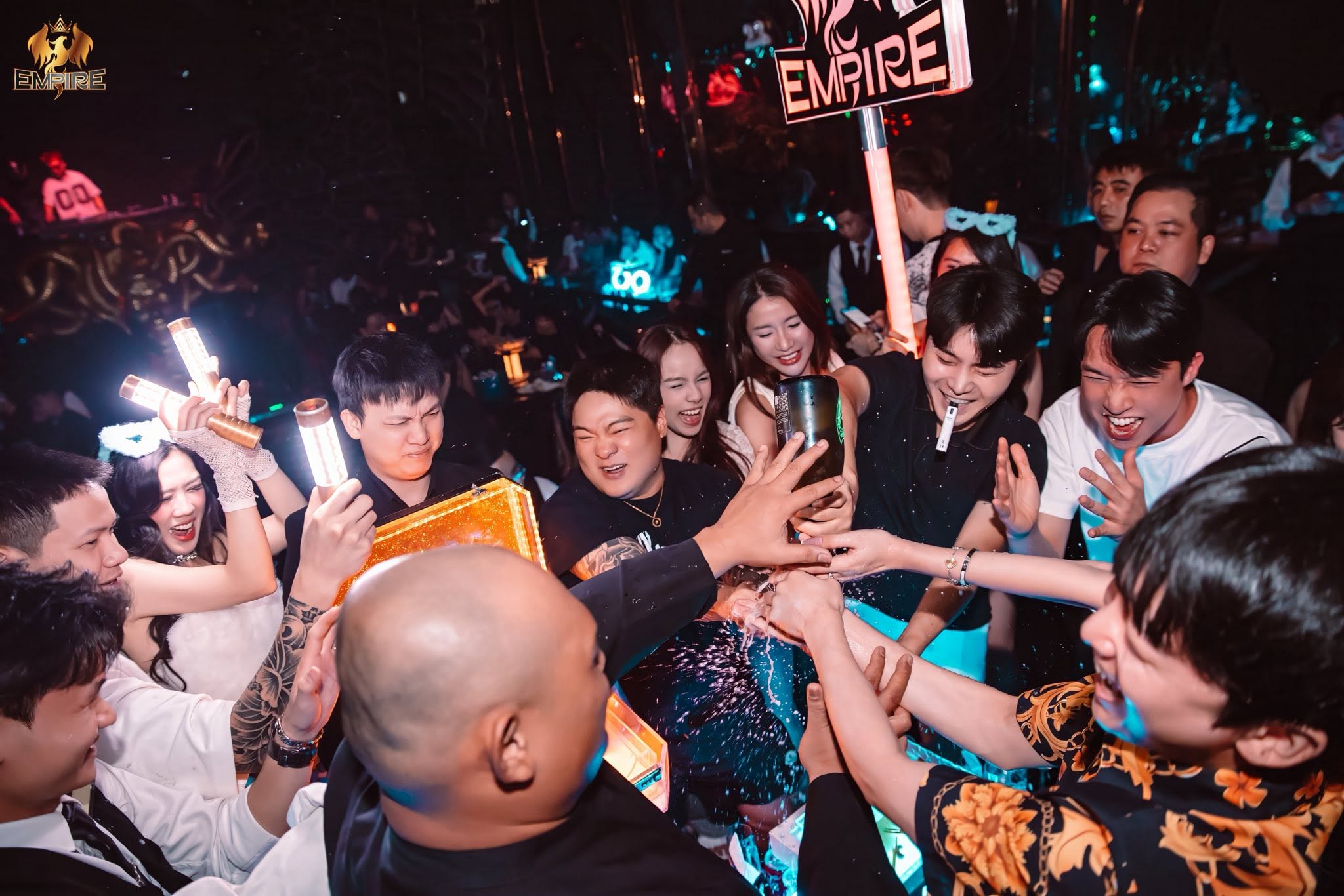 Hình Ảnh Album Empire Music Club (15)
