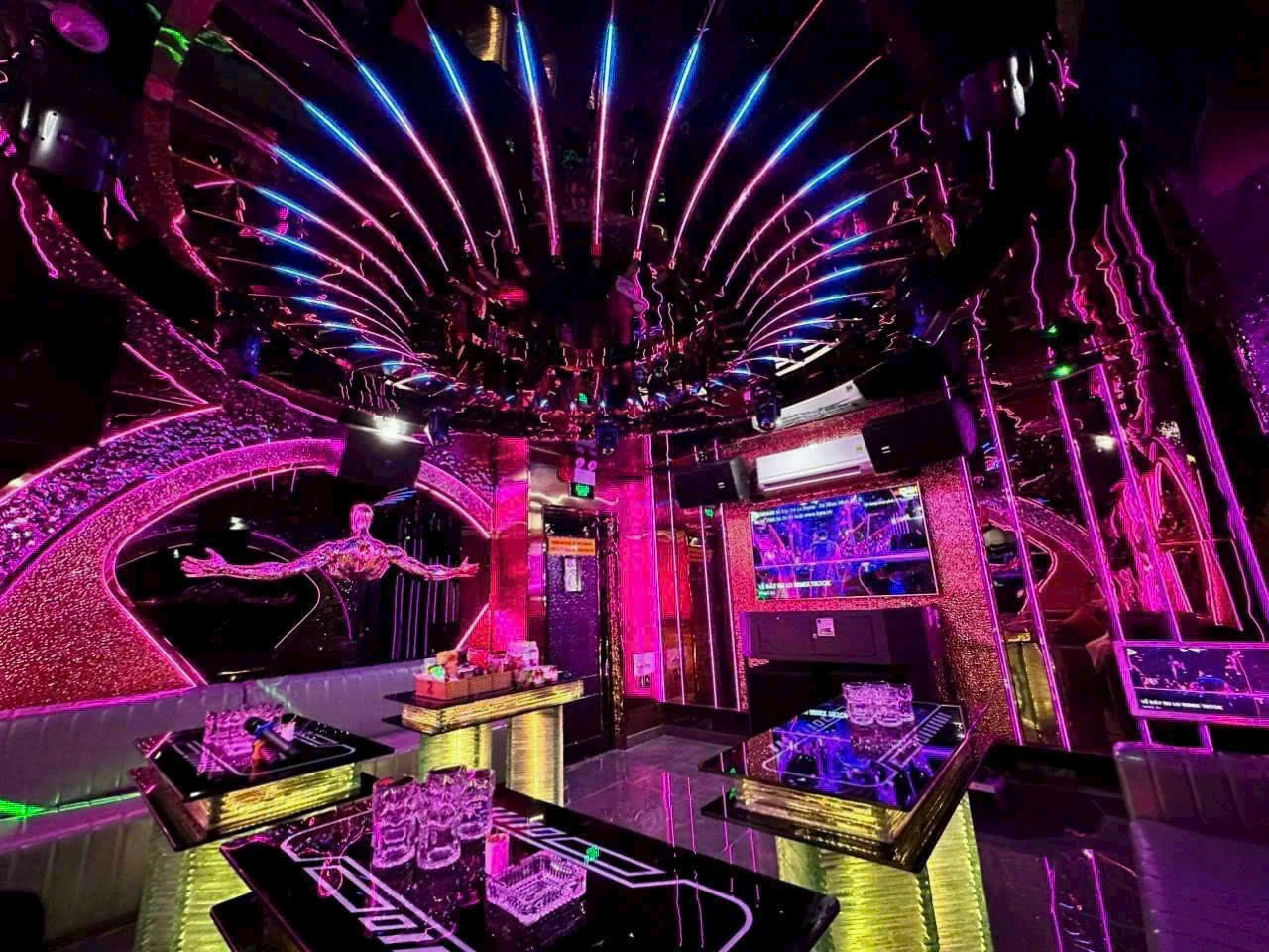 Không gian thực tế tại Karaoke Las Vegas, góc 2