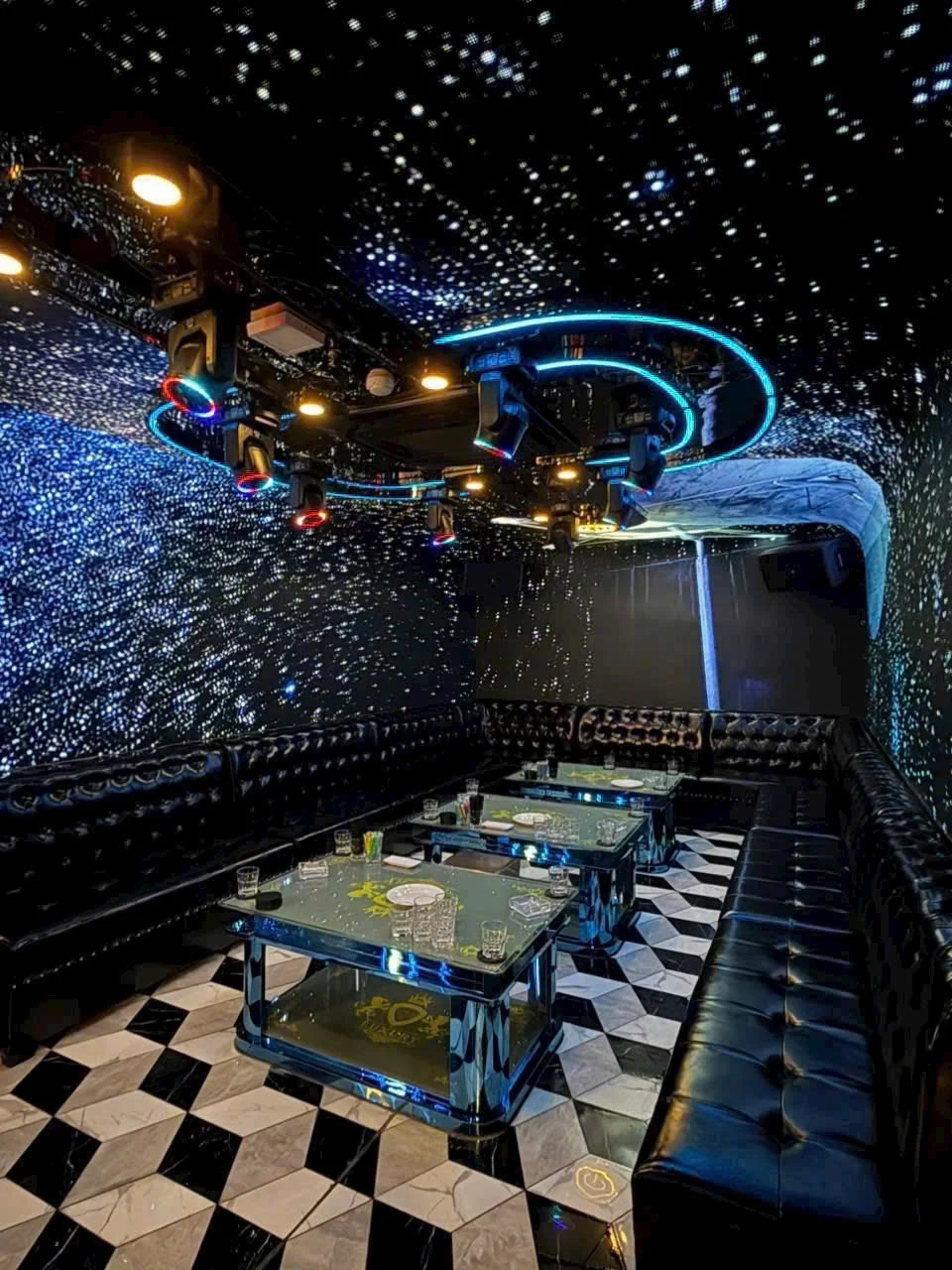 Không gian phòng thực tế tại Karaoke Luxury, góc 3