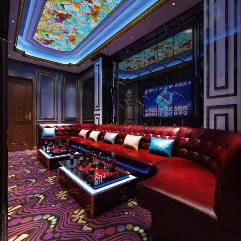 Phòng VIP sofa da đỏ, thảm hoa văn