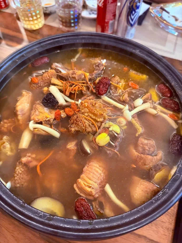 Menu và đồ uống tham khảo tại Gà Cửu Long KTV