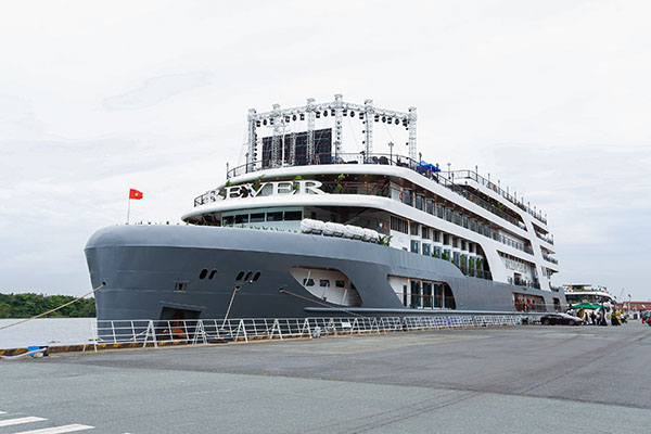 Booking Bàn Du Thuyền Sài Gòn REVER Cruises (7)