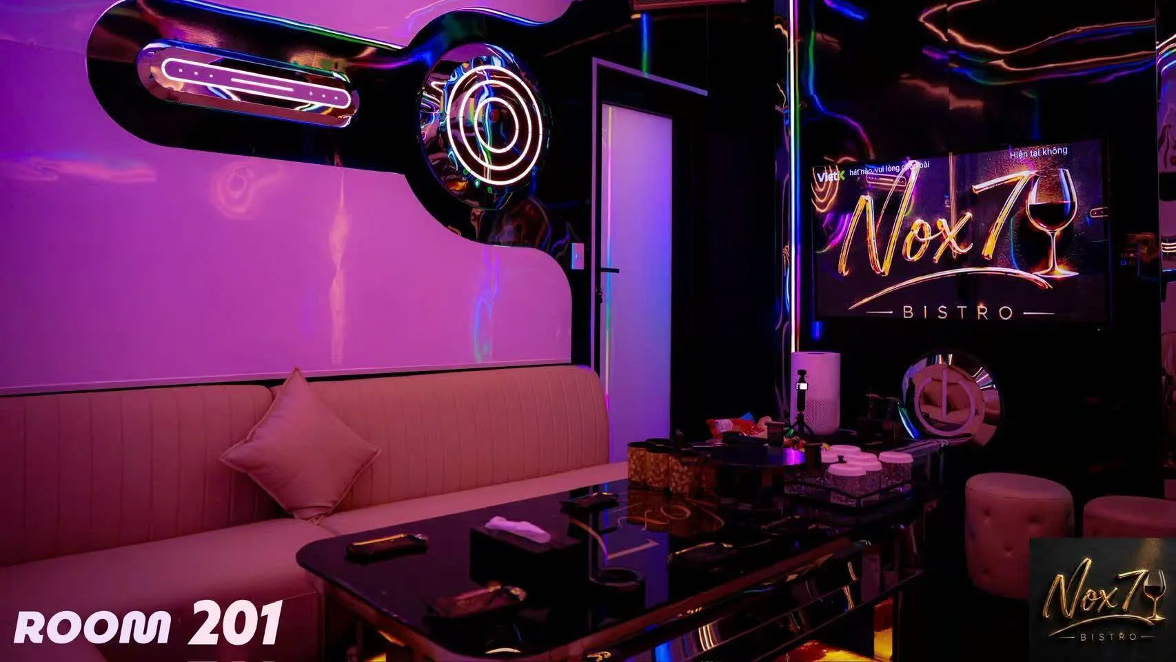 Phòng karaoke NOX7 Bistro KTV thiết kế ánh sáng hiện đại góc 20