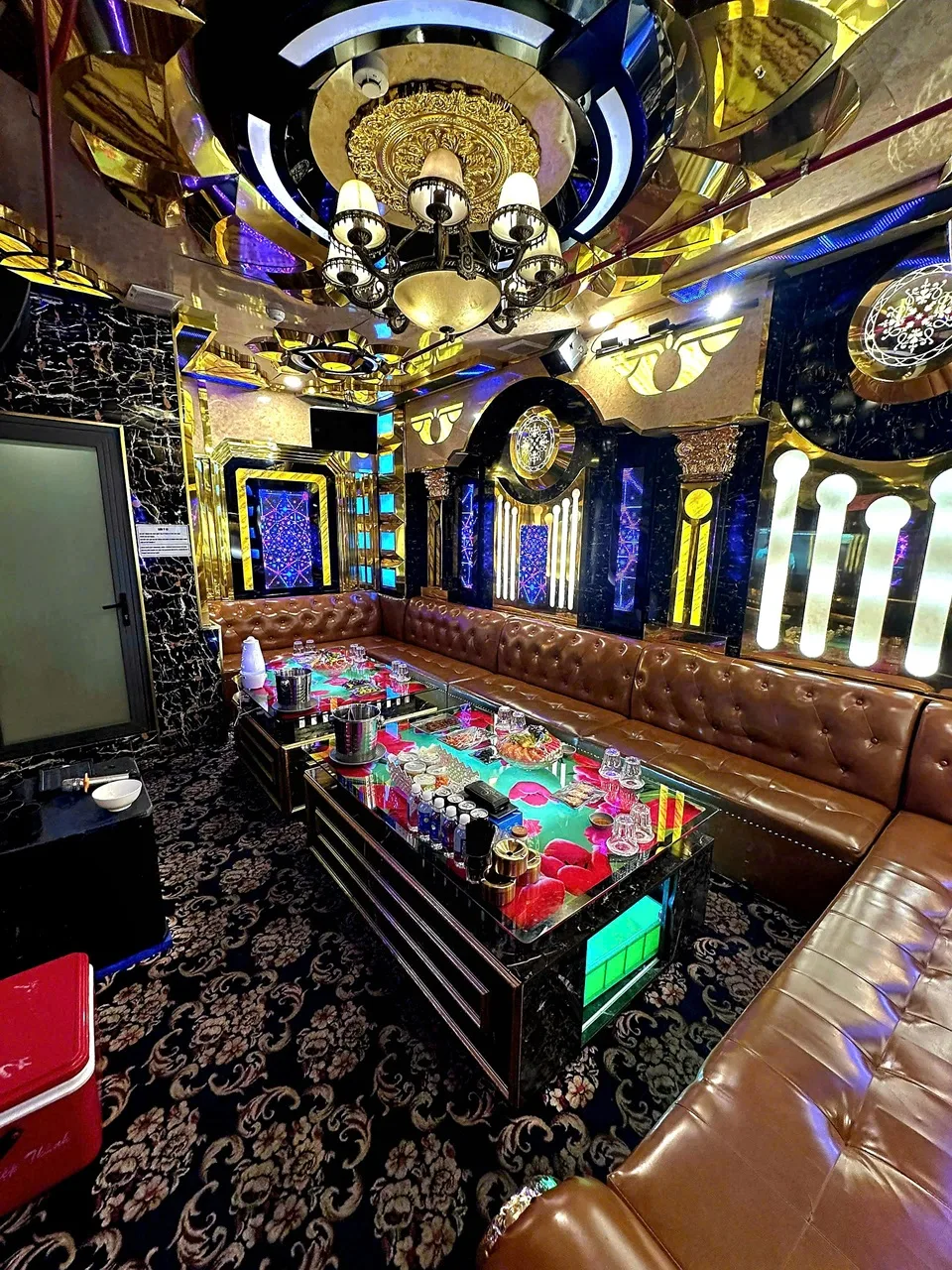 Không gian phòng hát Karaoke Lotus Restaurant - góc 9