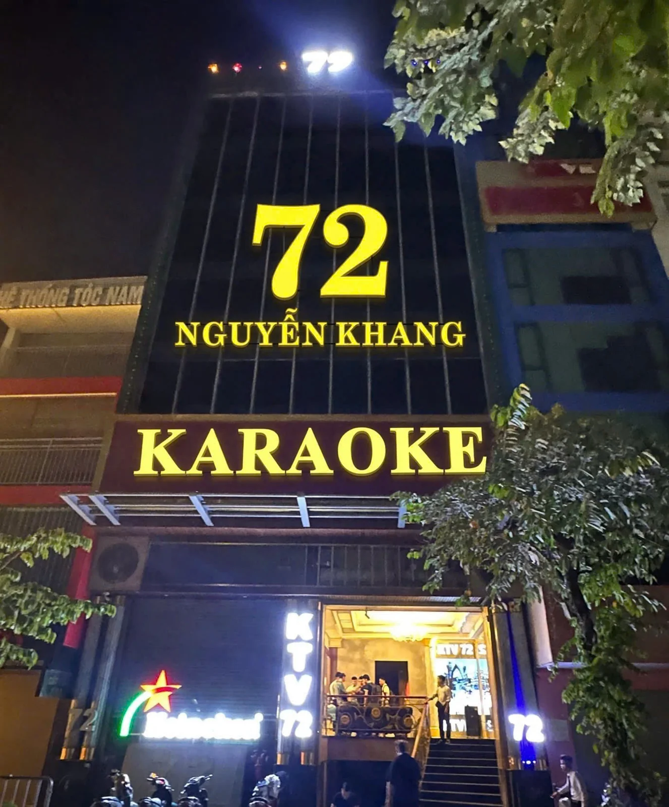 Mặt tiền Karaoke 72 Nguyễn Khang