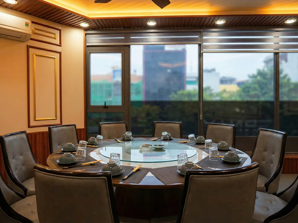 Phòng VIP bàn tròn mâm xoay