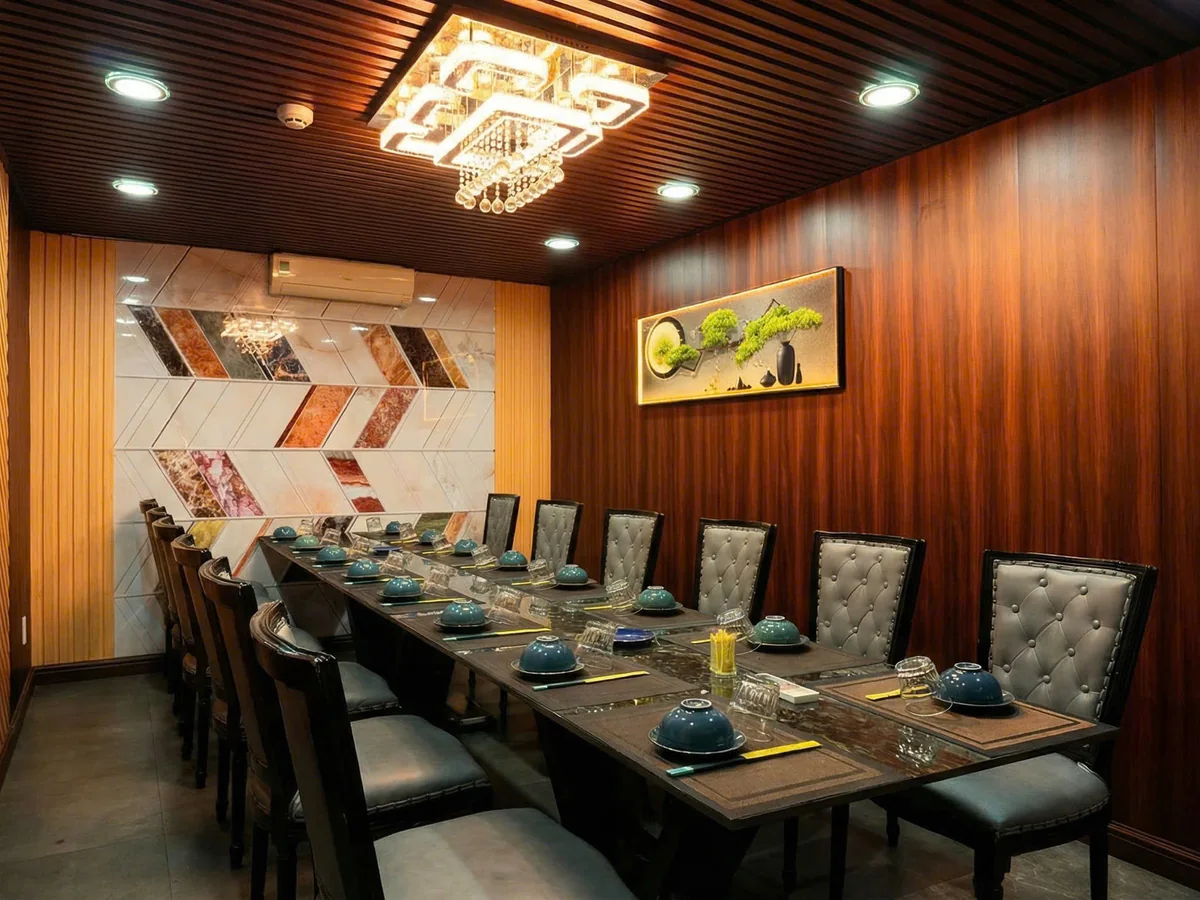 Phòng VIP đèn chùm