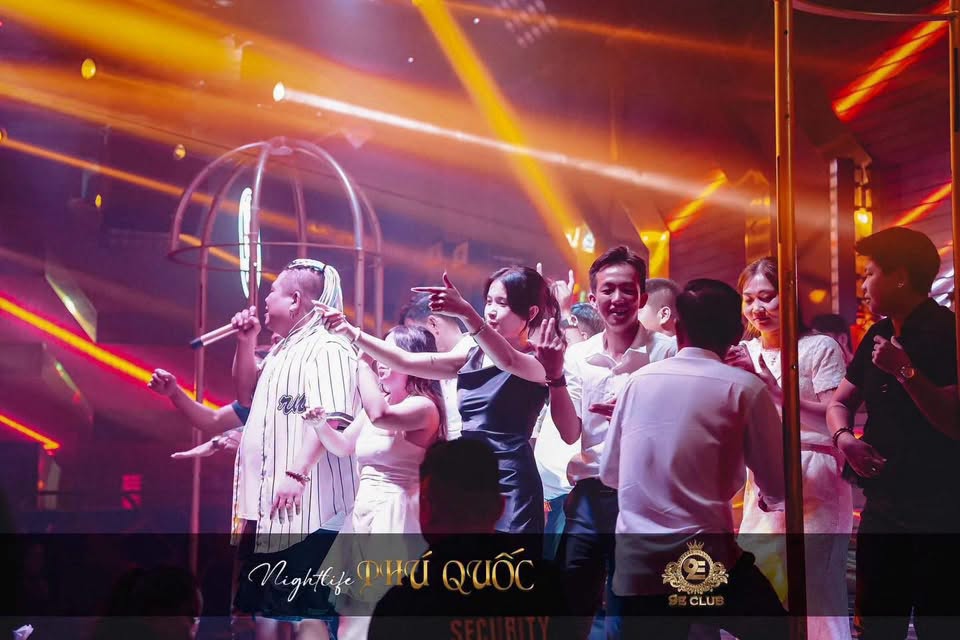 Booking Nhanh Đặt Bàn 9E CLUB Phú Quốc (2)