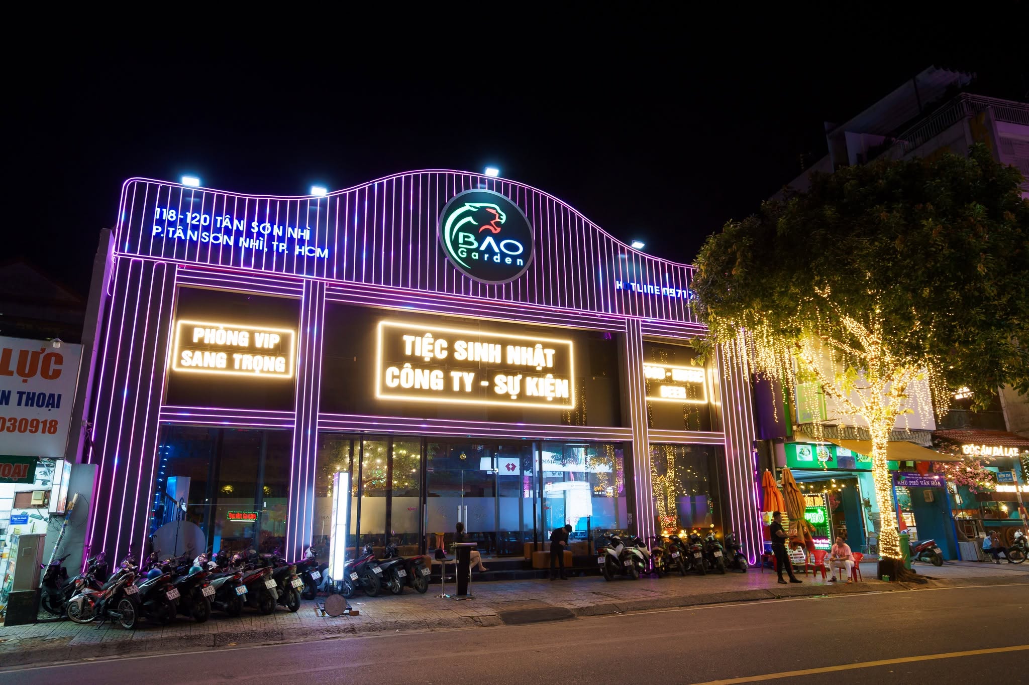 Không Gian Sôi Động Báo Garden 120 Tân Sơn Nhì (1)