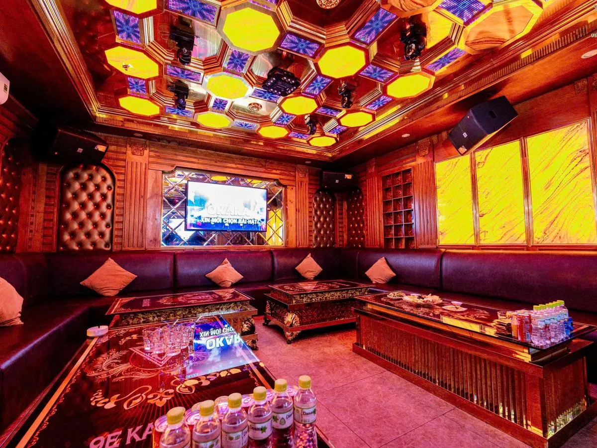 Phòng cổ điển Karaoke 9E