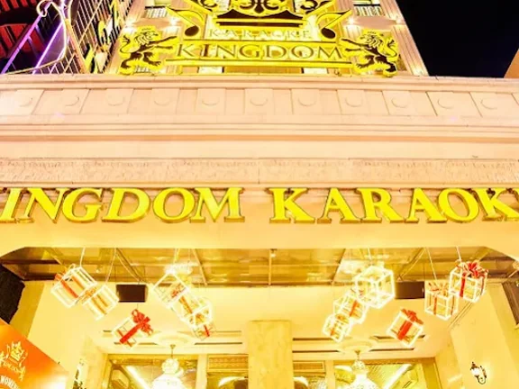 Bảng hiệu Kingdom Karaoke