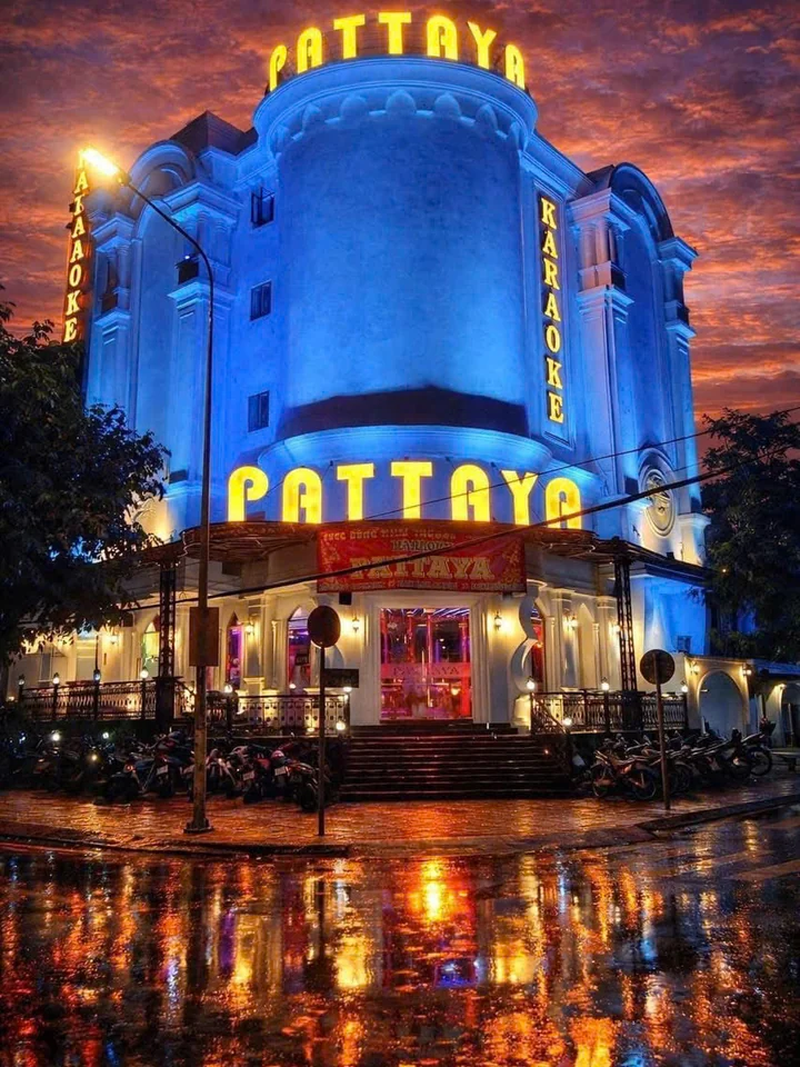 Mặt tiền Karaoke Pattaya Trung Sơn